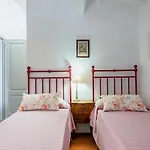 아파트 Guesthost - La Serra Vitignano - With Pool