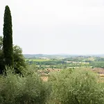 Guesthost - La Serra Vitignano - With Pool 아파트